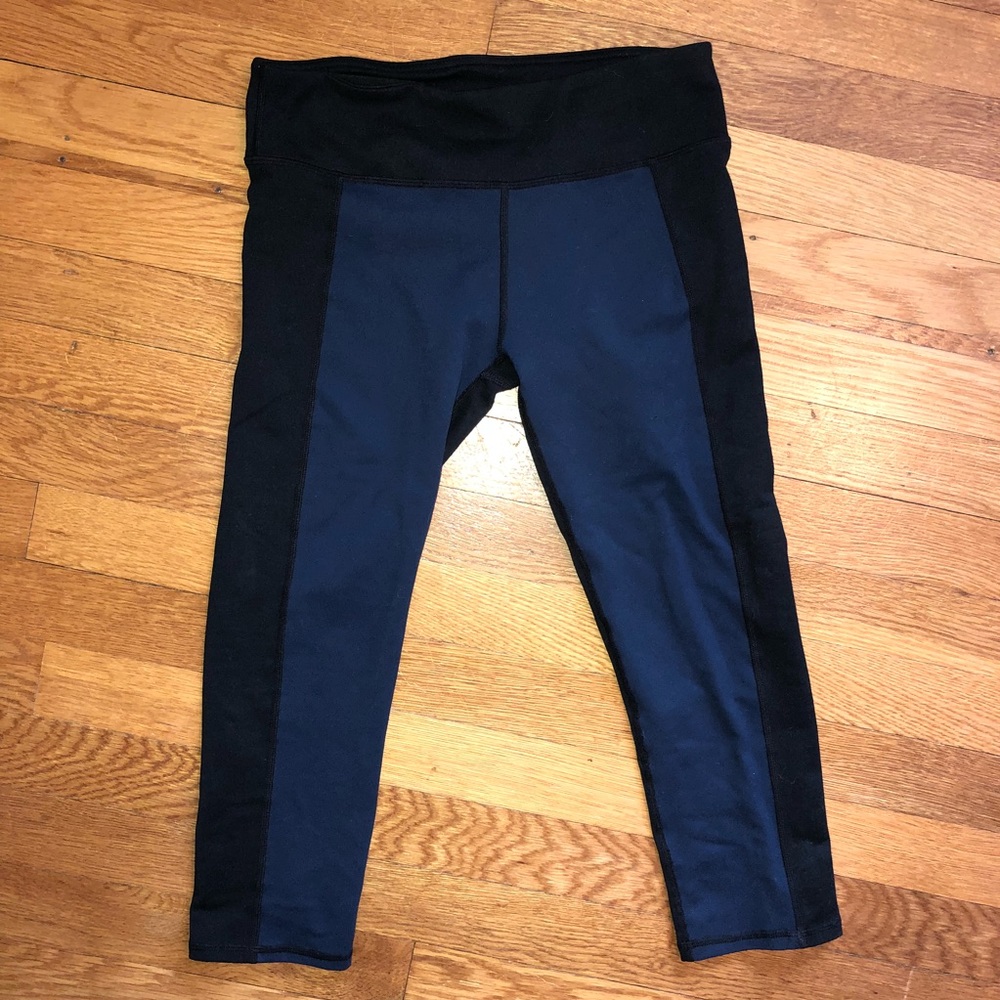 FABLETICS CROPPED LEGGINGS